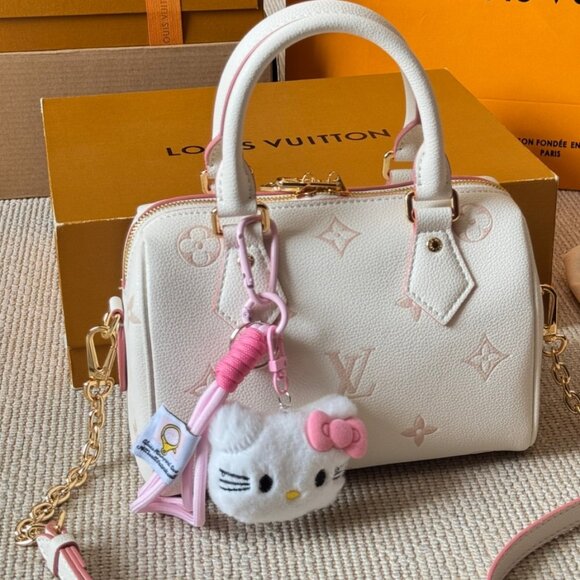 Louis Vuitton Handheld Bags, Chain Bags - Picture 1 of 9